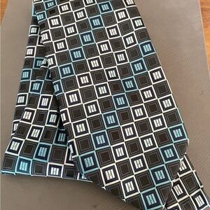 Giorgio Brutini Collezione Tie Size 3.5" x 60" Gray Purple Silver Teal Geo Print